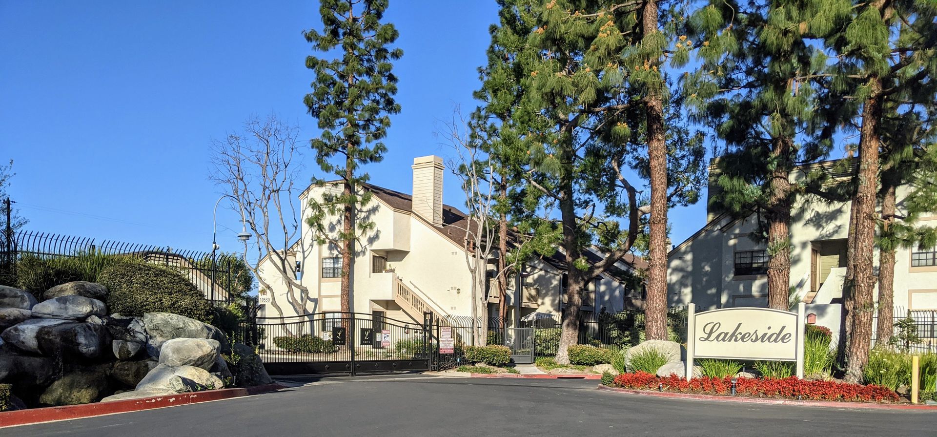 Garden Grove House: 10560 Lakeside Drive North