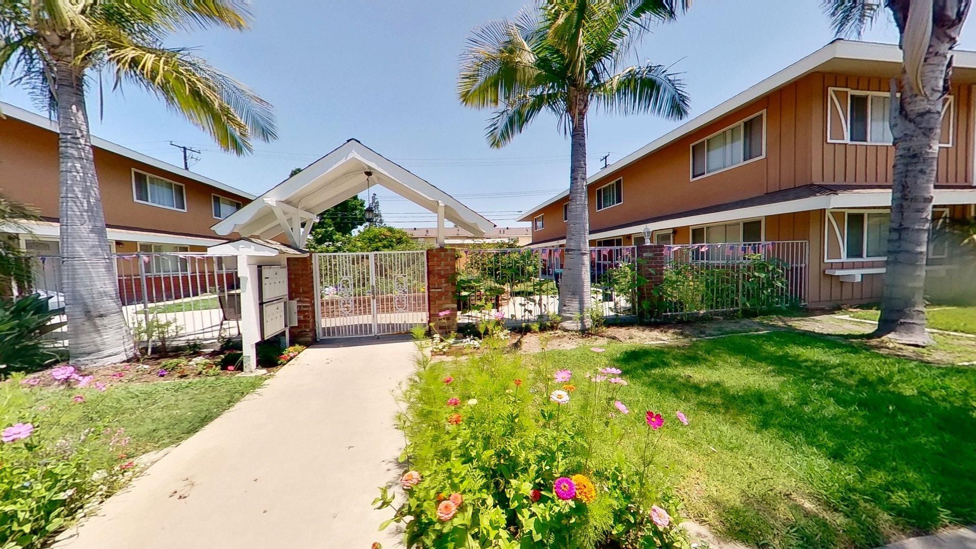 Garden Grove Apartment: 12082 Bailey St