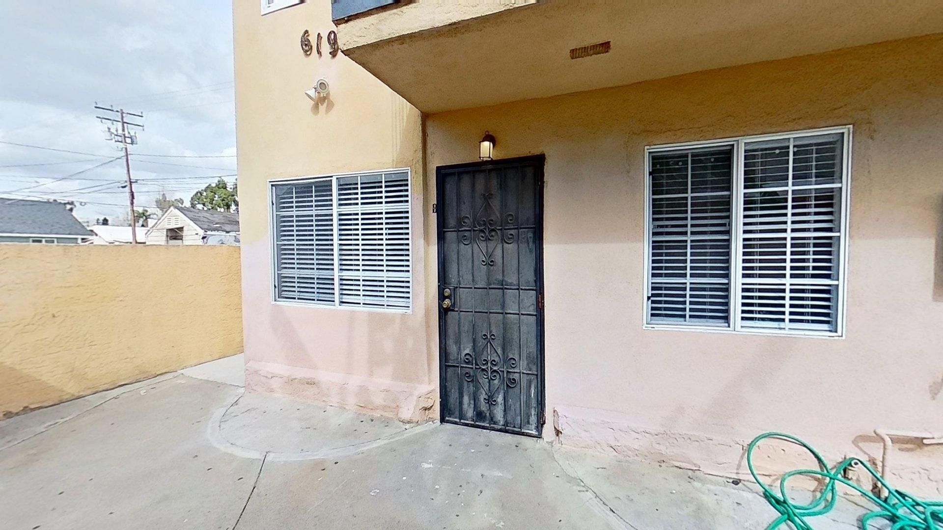 Santa Ana Apartment: 619 E Walnut St