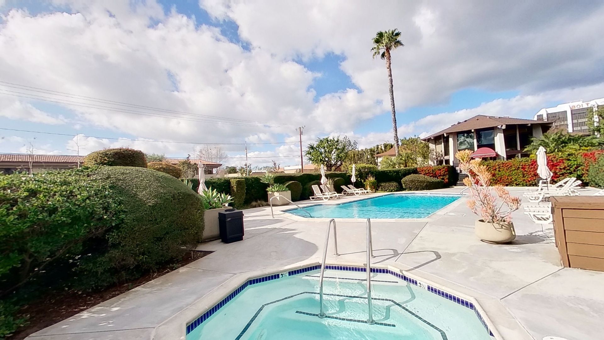 Santa Ana Apartment: 543 N. Tustin Ave