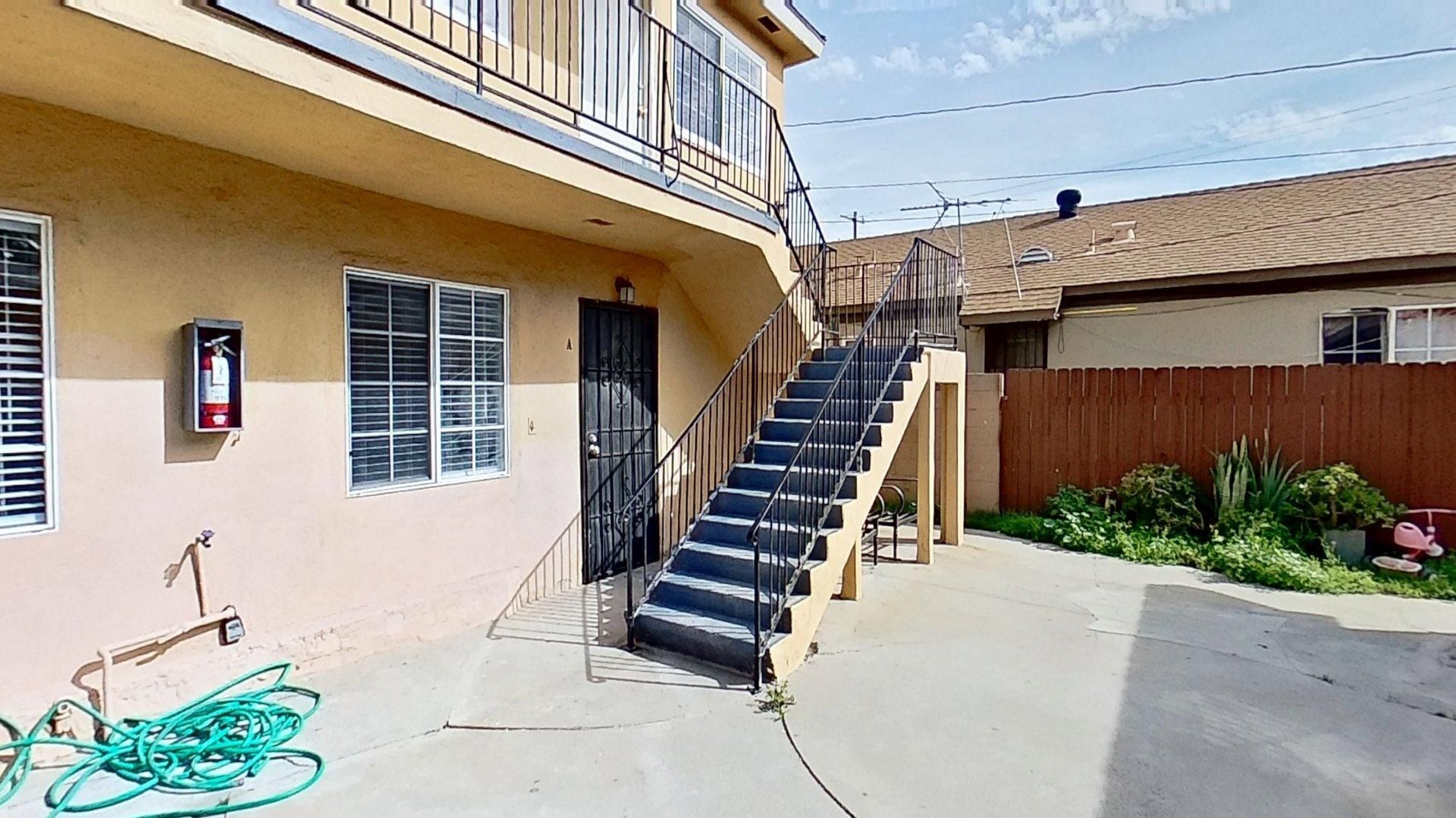Santa Ana Apartment: 619 E Walnut St
