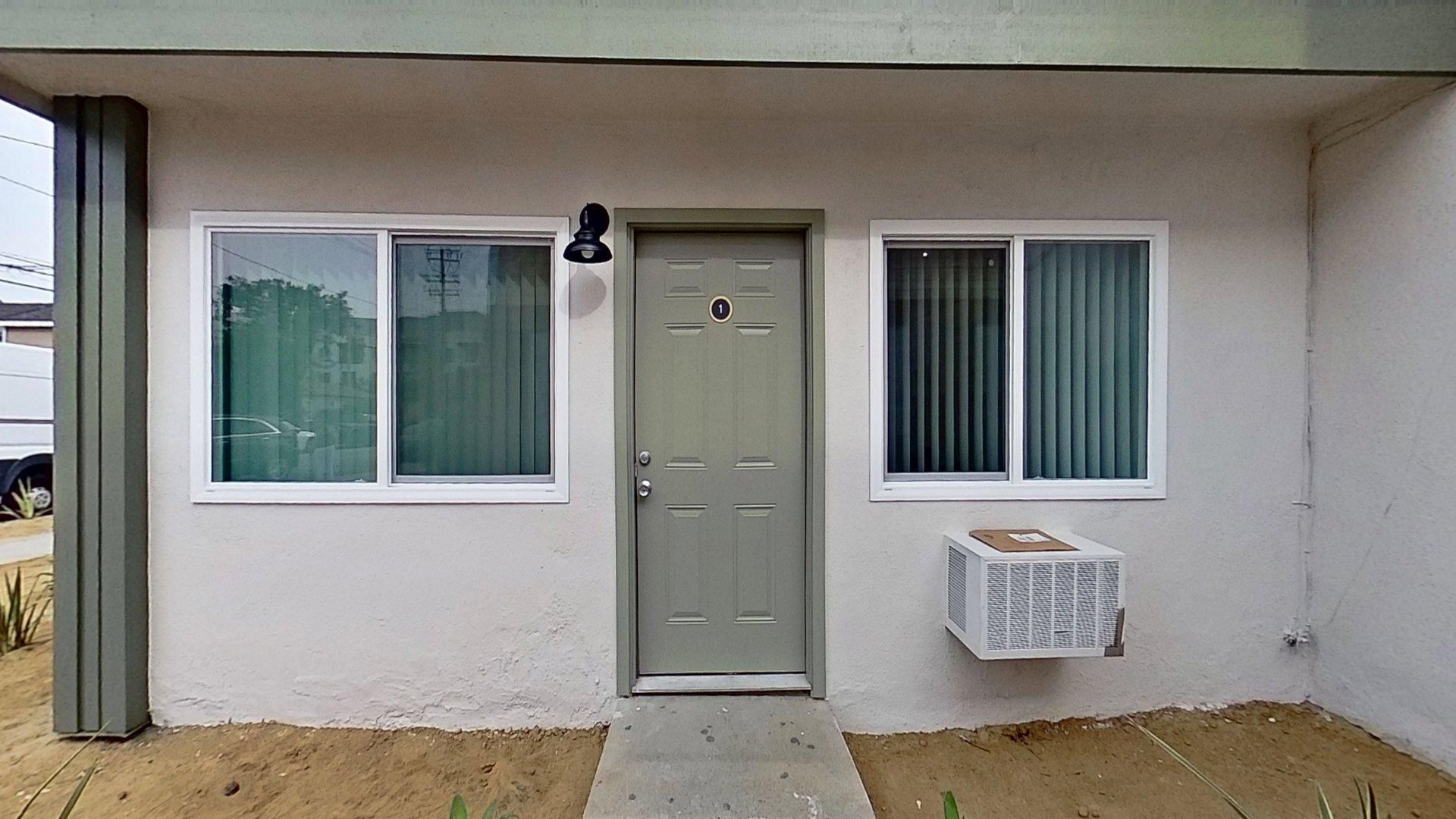 Fullerton Apartment: 524 Williamson Ave