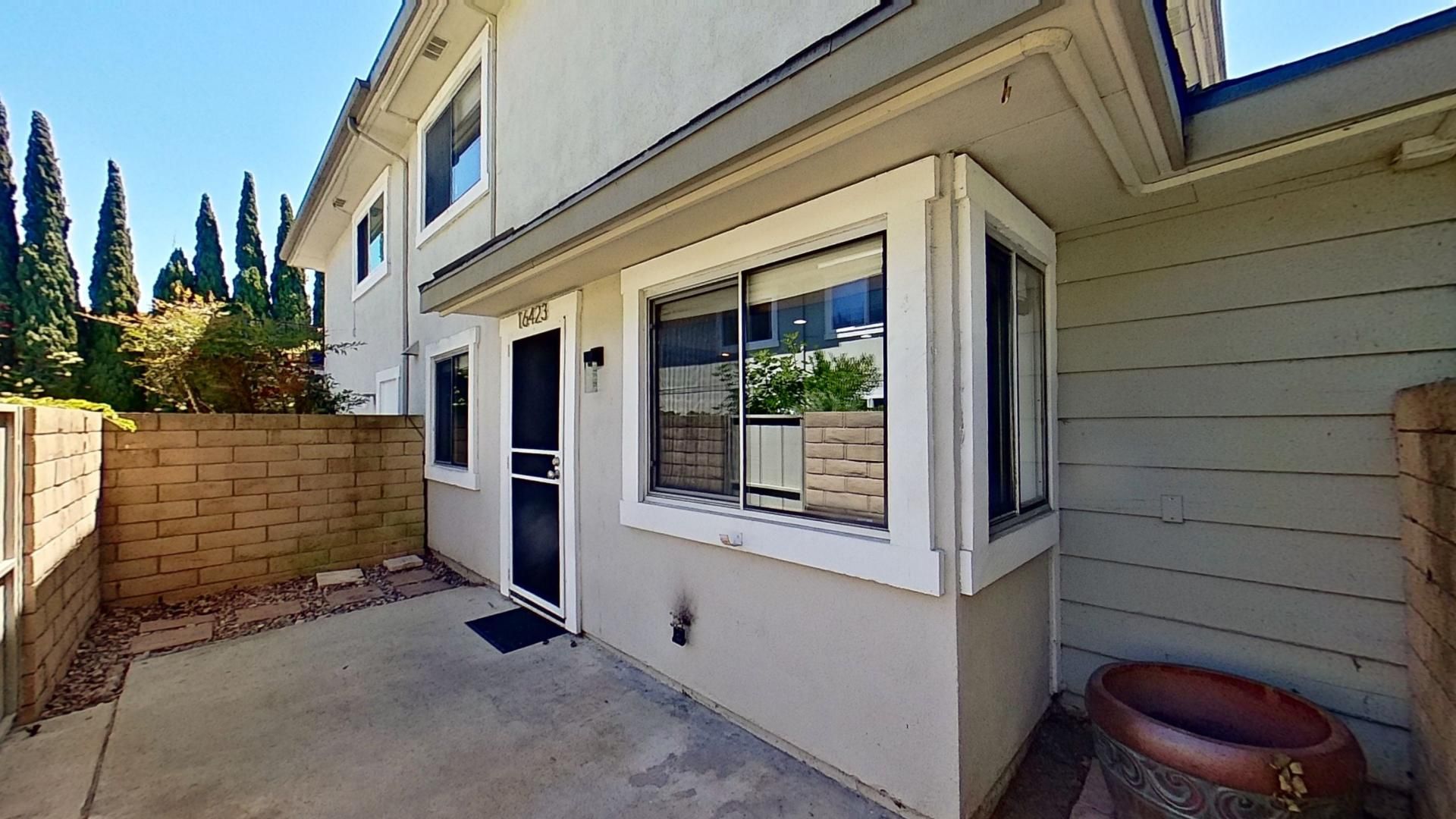 Huntington Beach Condo: 16423 La Bonita Lane #143