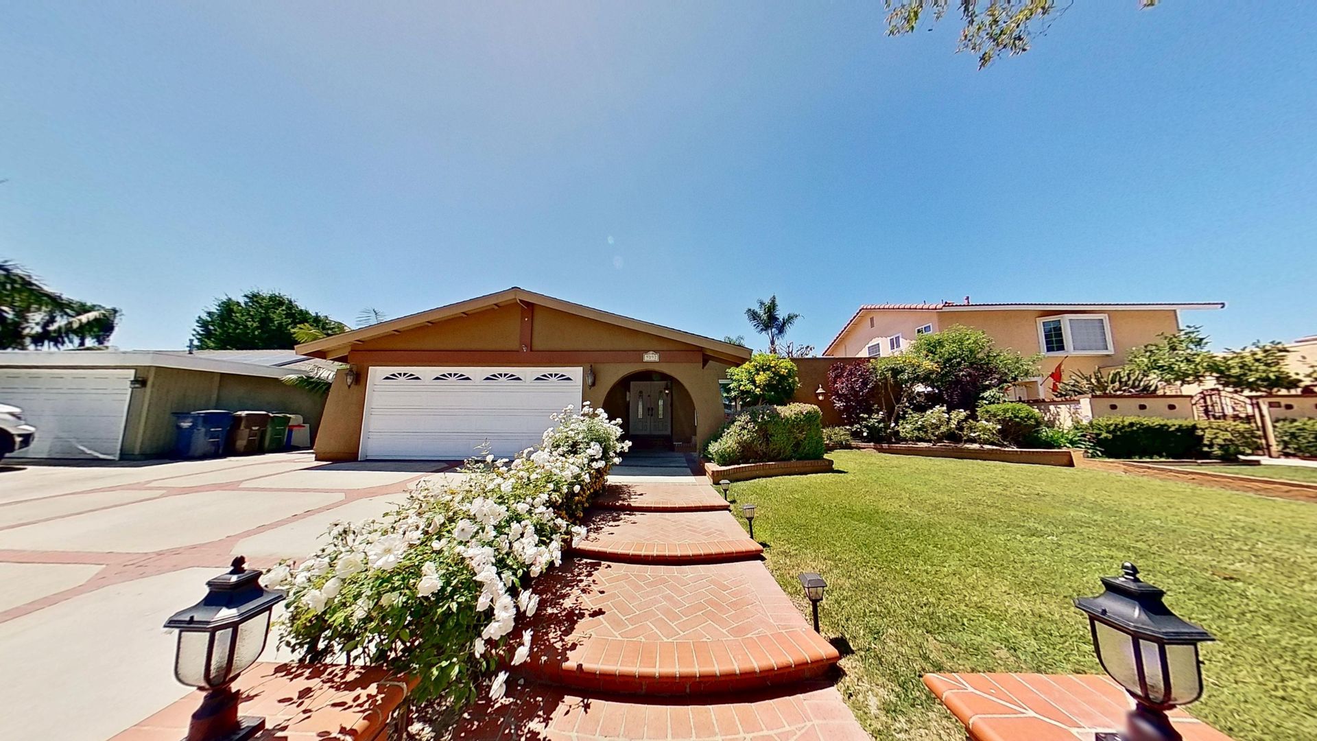 Huntington Beach House: 9092 Brabham Dr