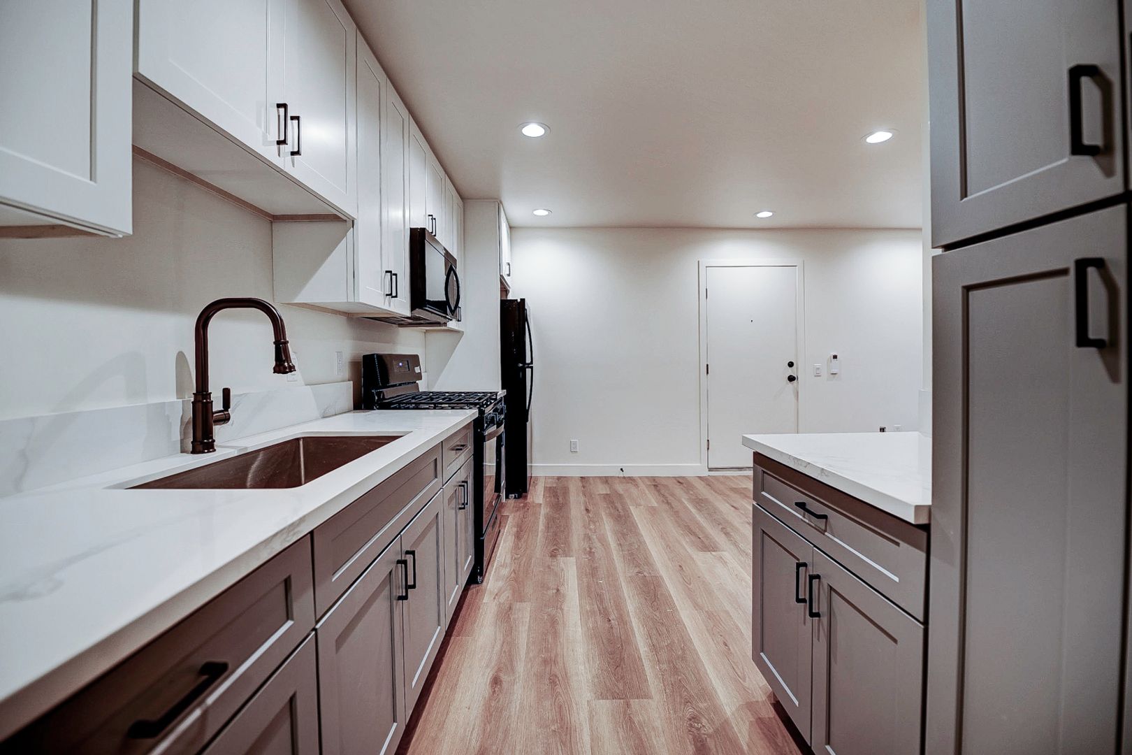 Santa Ana Apartment: 829 N Garfield St