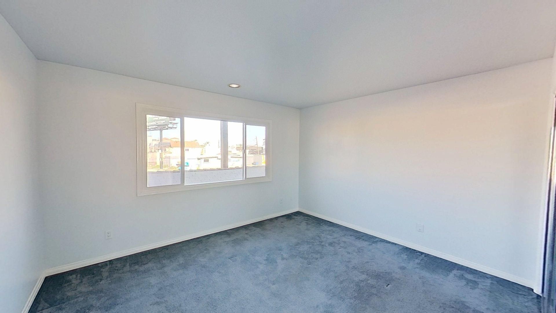 Sunset Beach House: 16917 10th Street