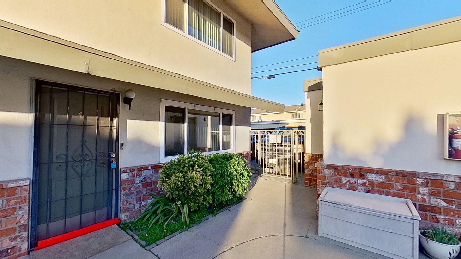Garden Grove Apartment: 12092 Bailey St