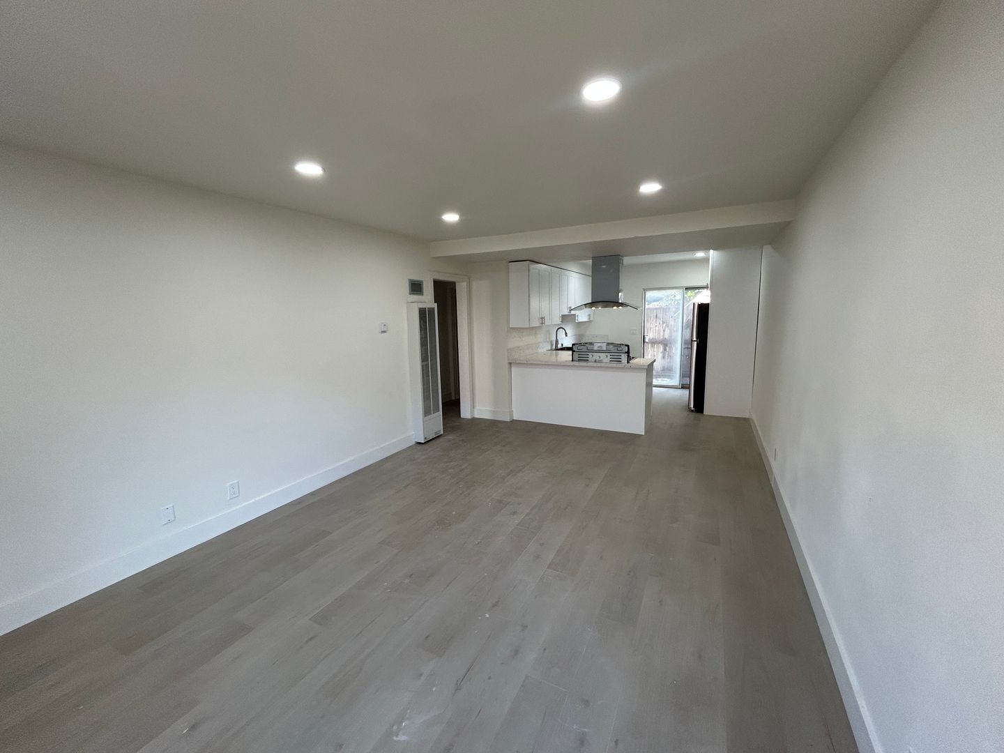 Fullerton Apartment: 524 Williamson Ave