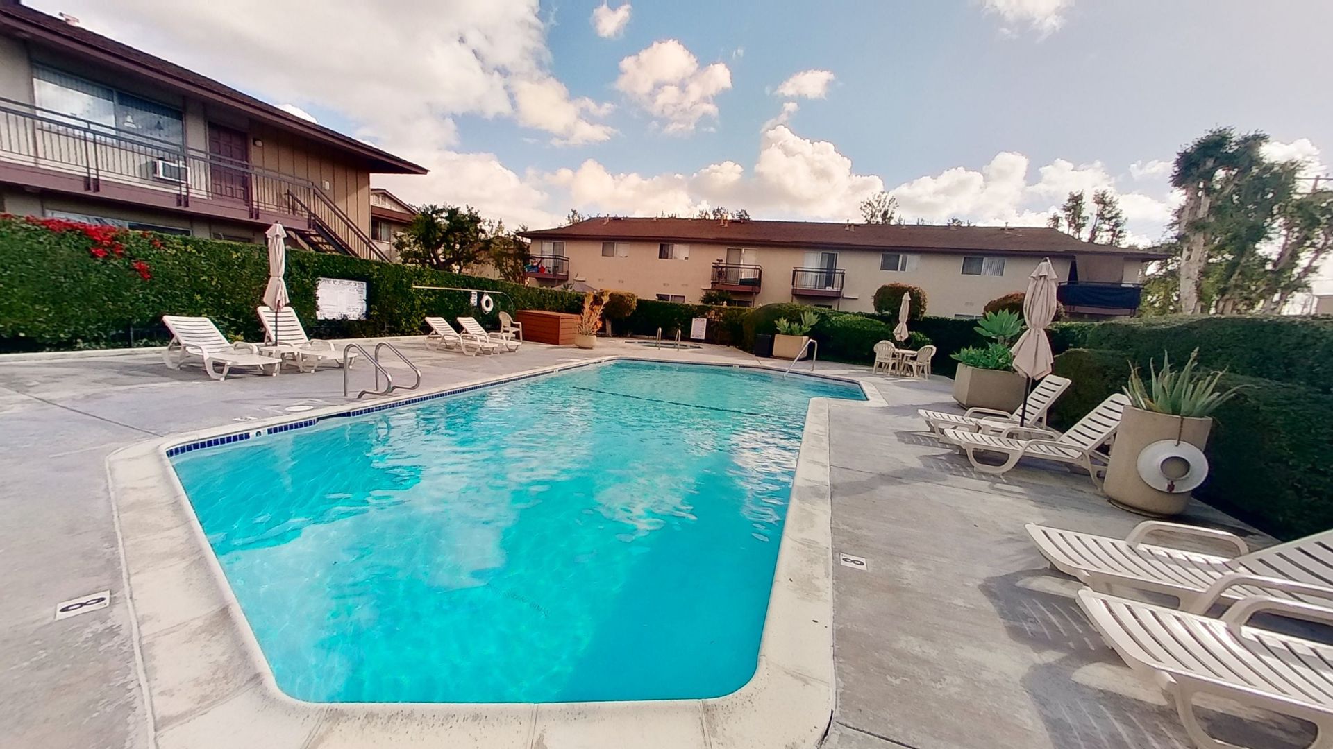 Santa Ana Apartment: 543 N. Tustin Ave