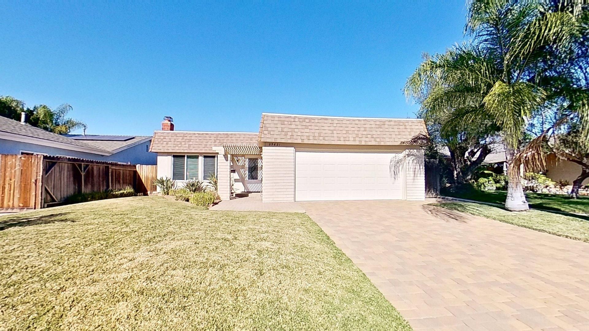 Laguna Hills House: 25621 Califia Dr