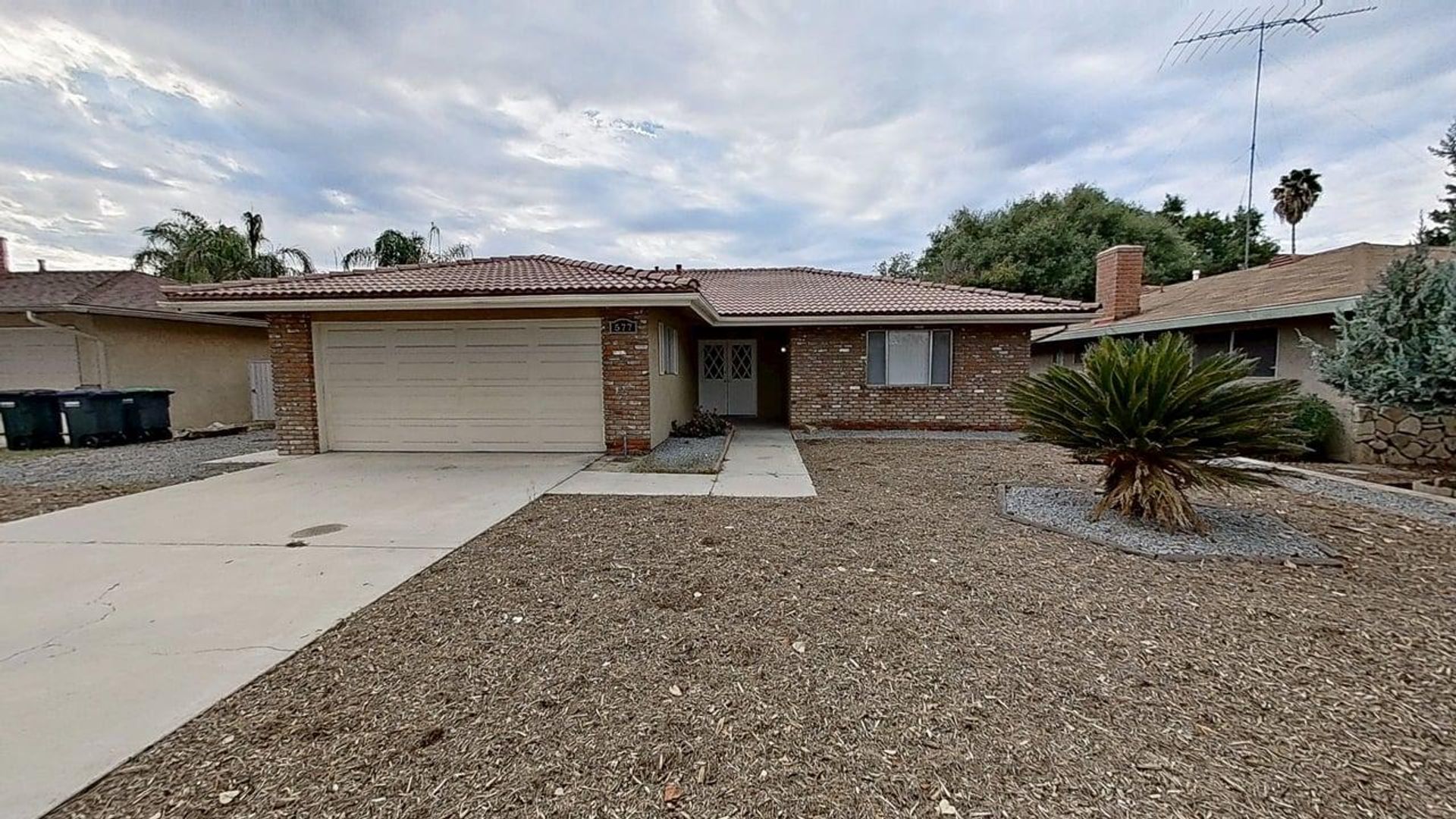 Hemet House: 577 Montebello Place