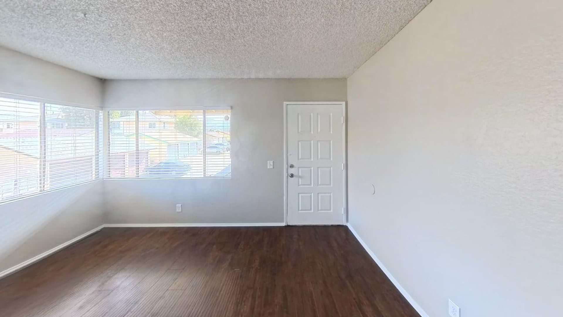 Lake Elsinore Apartment: 509 W. Limited