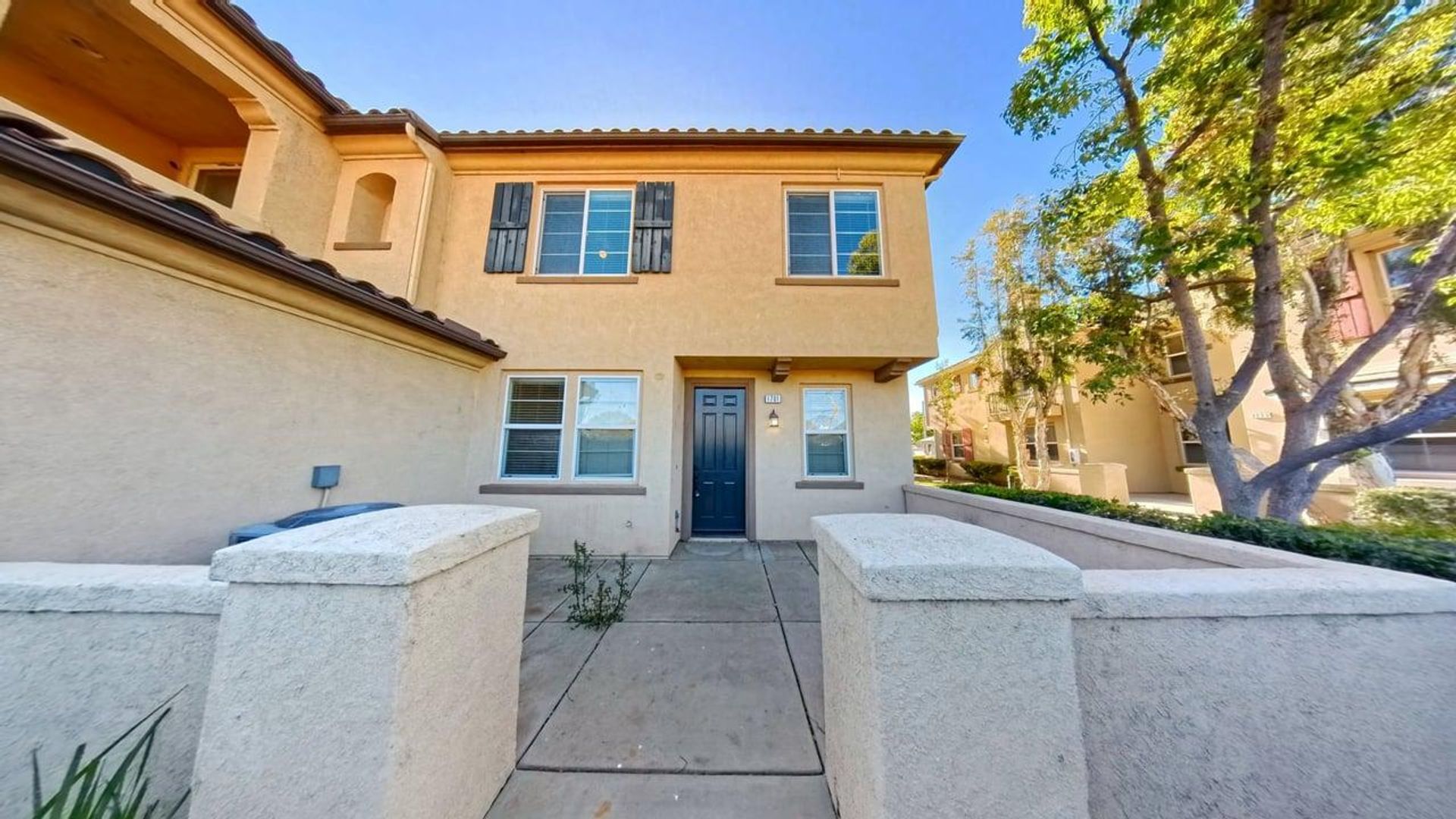 Lake Elsinore House: 1800 E Lakeshore Dr.