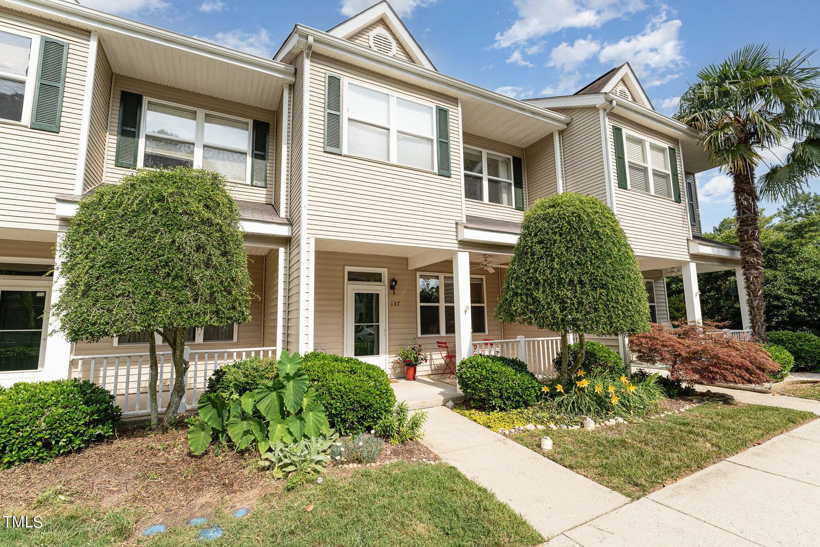 Apex Townhome: 137 Licorice Dr