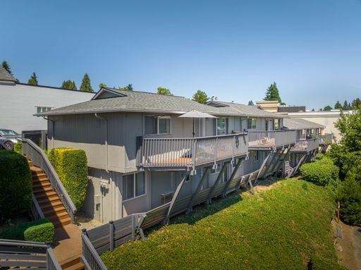 SPECIAL OFFER: $1000 Move-In Credit! - COMING SOON: Newly Renovated 2 Bedroom in Wedgewood! – photo 1