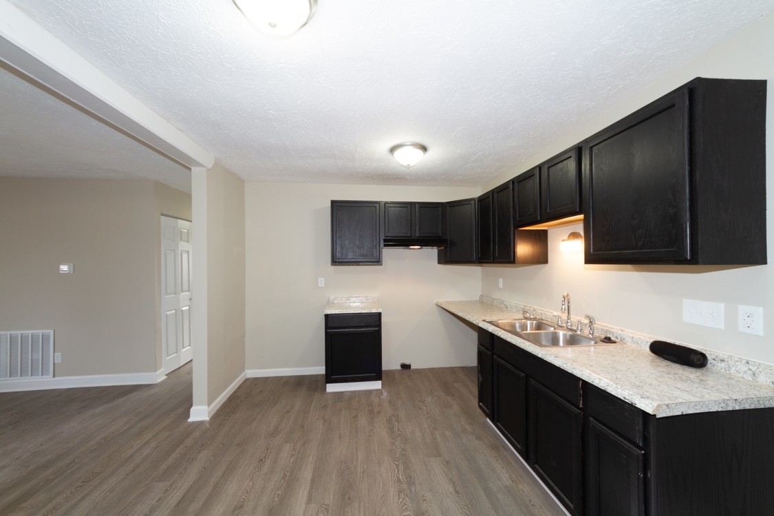 Indianapolis House: 8120 Sheroak Ct