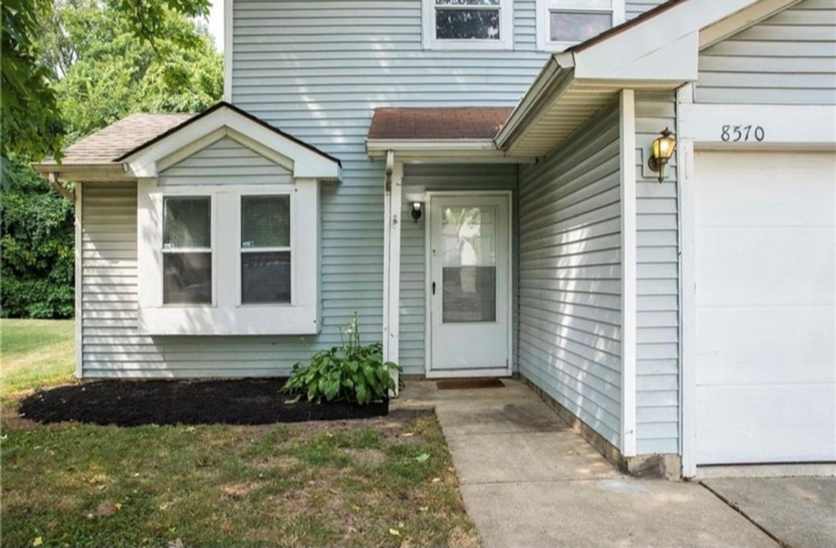 Indianapolis House: 8570 Fairway Trail