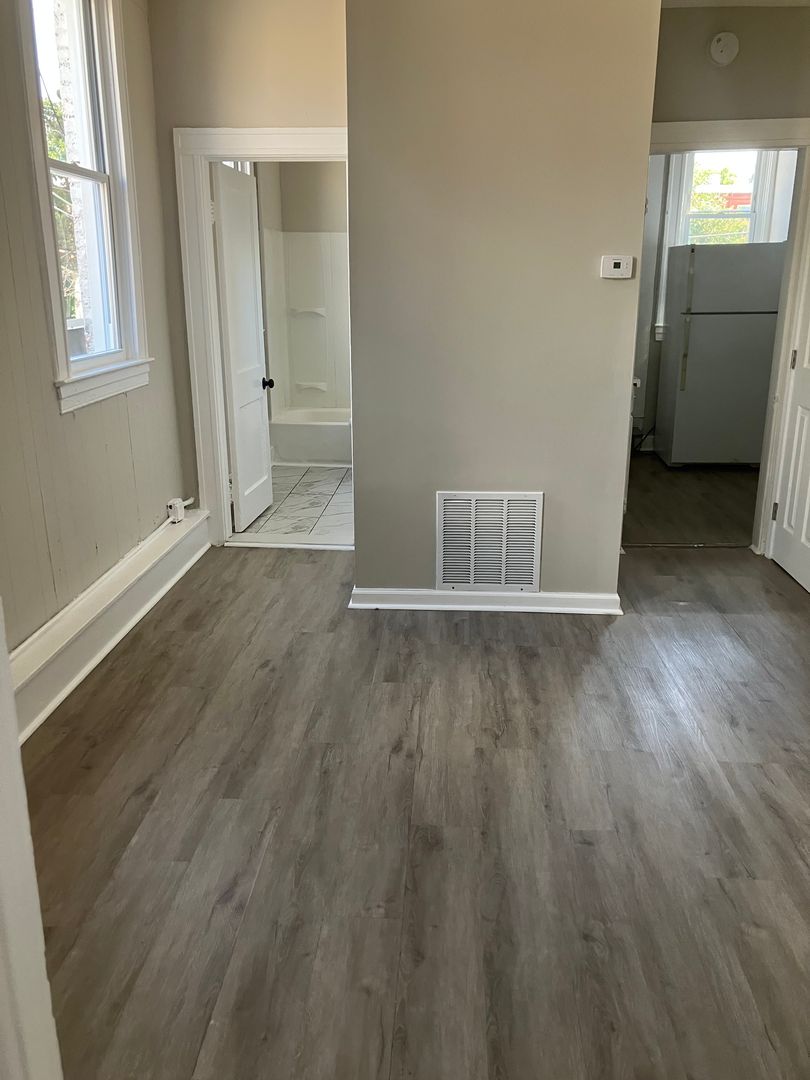 Baltimore Apartment: 1413-15 West Baltimore St.