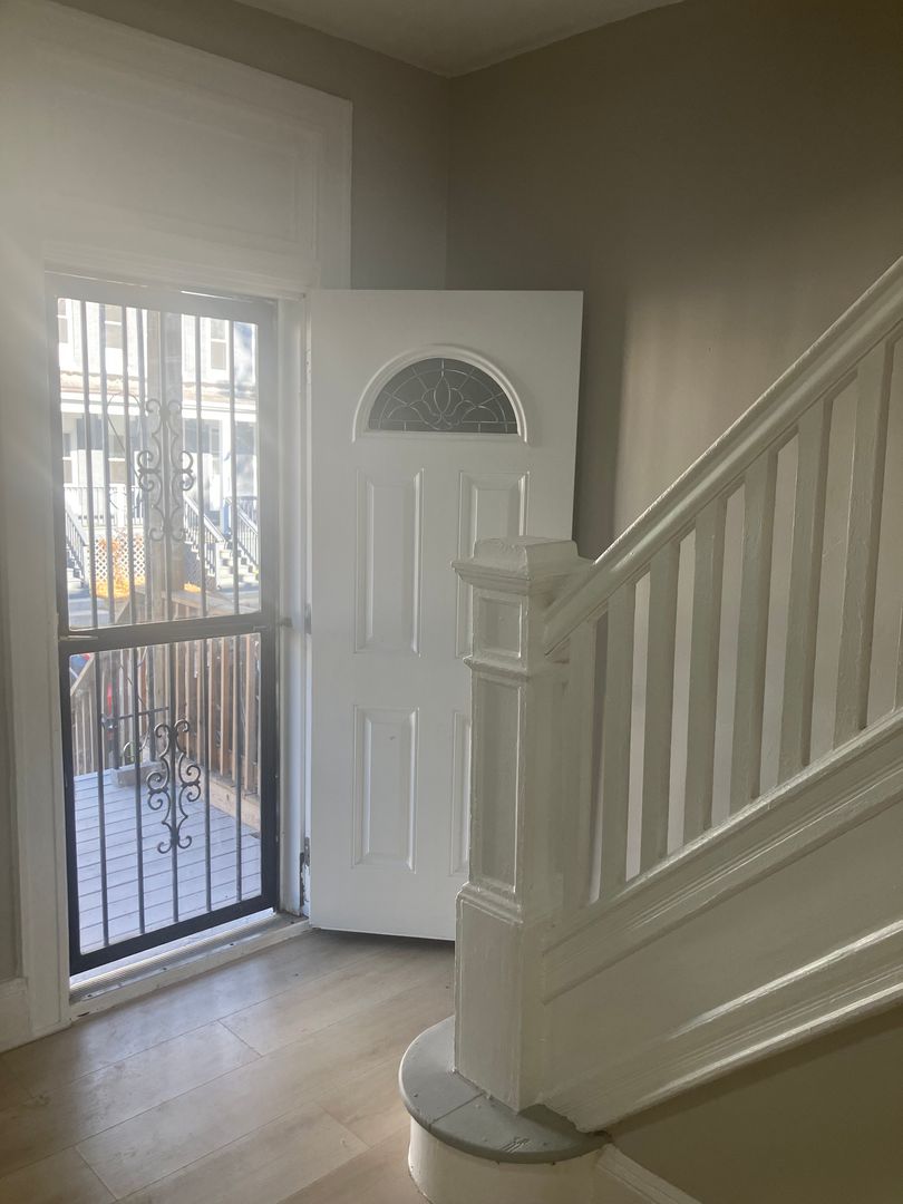 Baltimore House: 5236 Saint Charles Ave