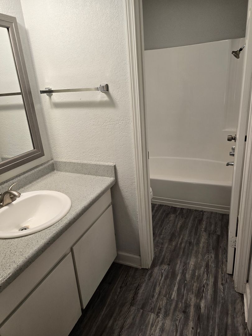 Oklahoma City Apartment: 11141 Springhollow Rd.