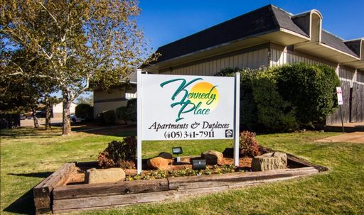 Discover the epitome of comfortable living at Kennedy Place in Edmond – photo 1