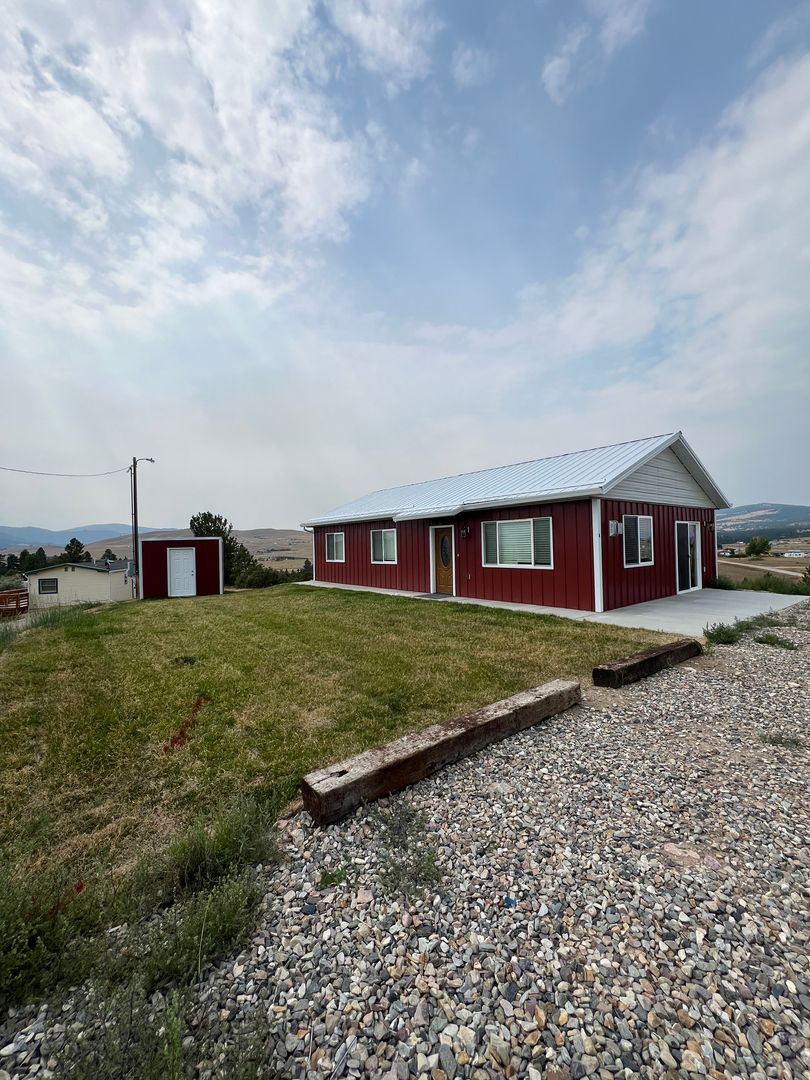 Helena House: 5584 Windy Ridge Rd