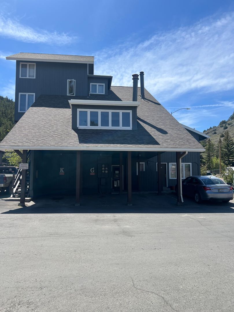 Helena Apartment: 443 S Park Ave Unit H