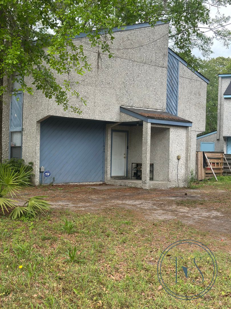 Hinesville House: 1069 Kelly Drive