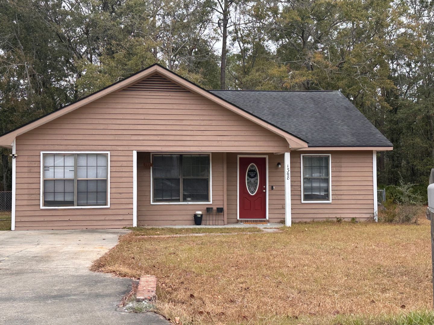 Hinesville House: 1308 Forest Lake Drive