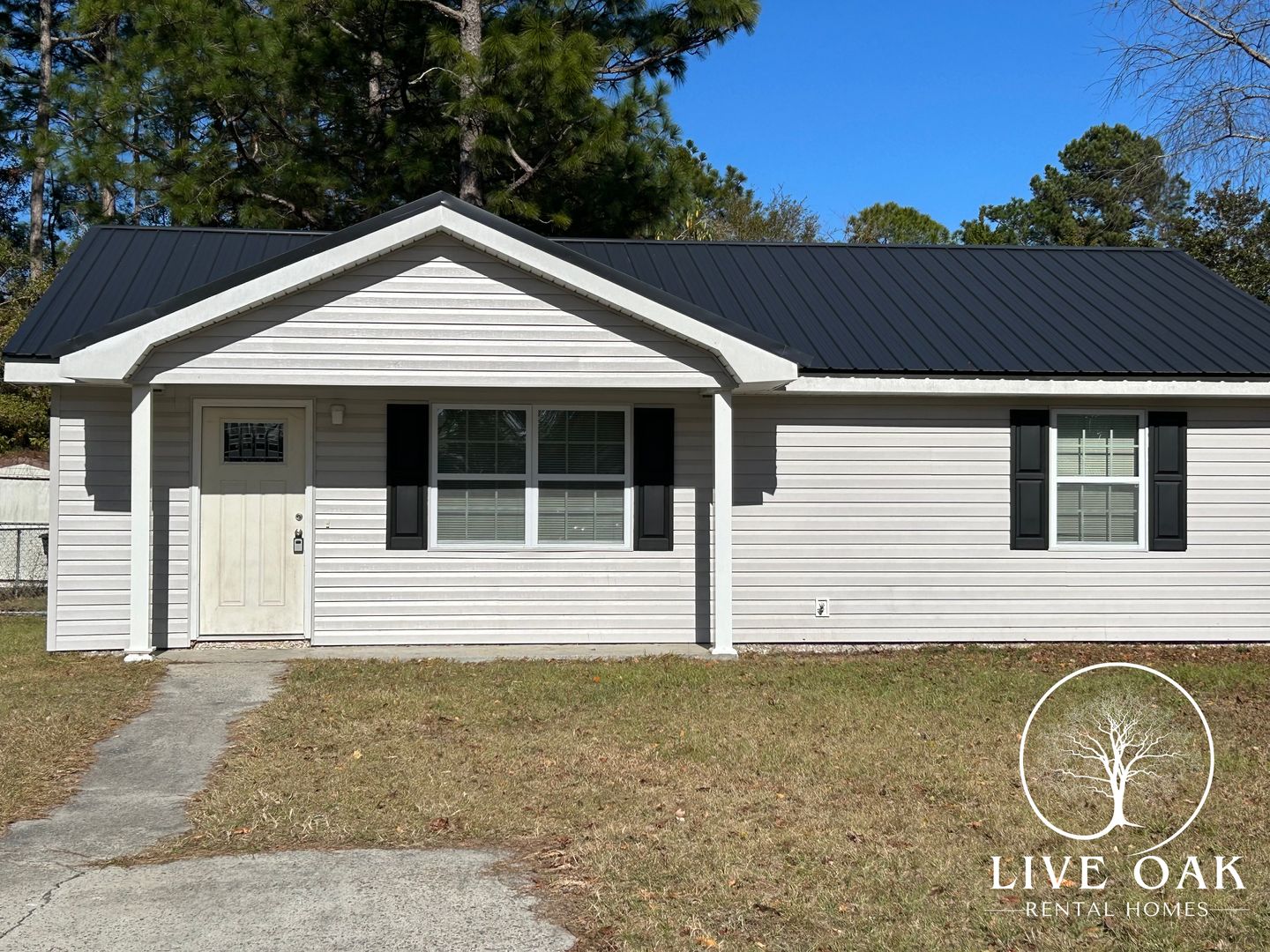 Hinesville House: 215 Pointe South Drive