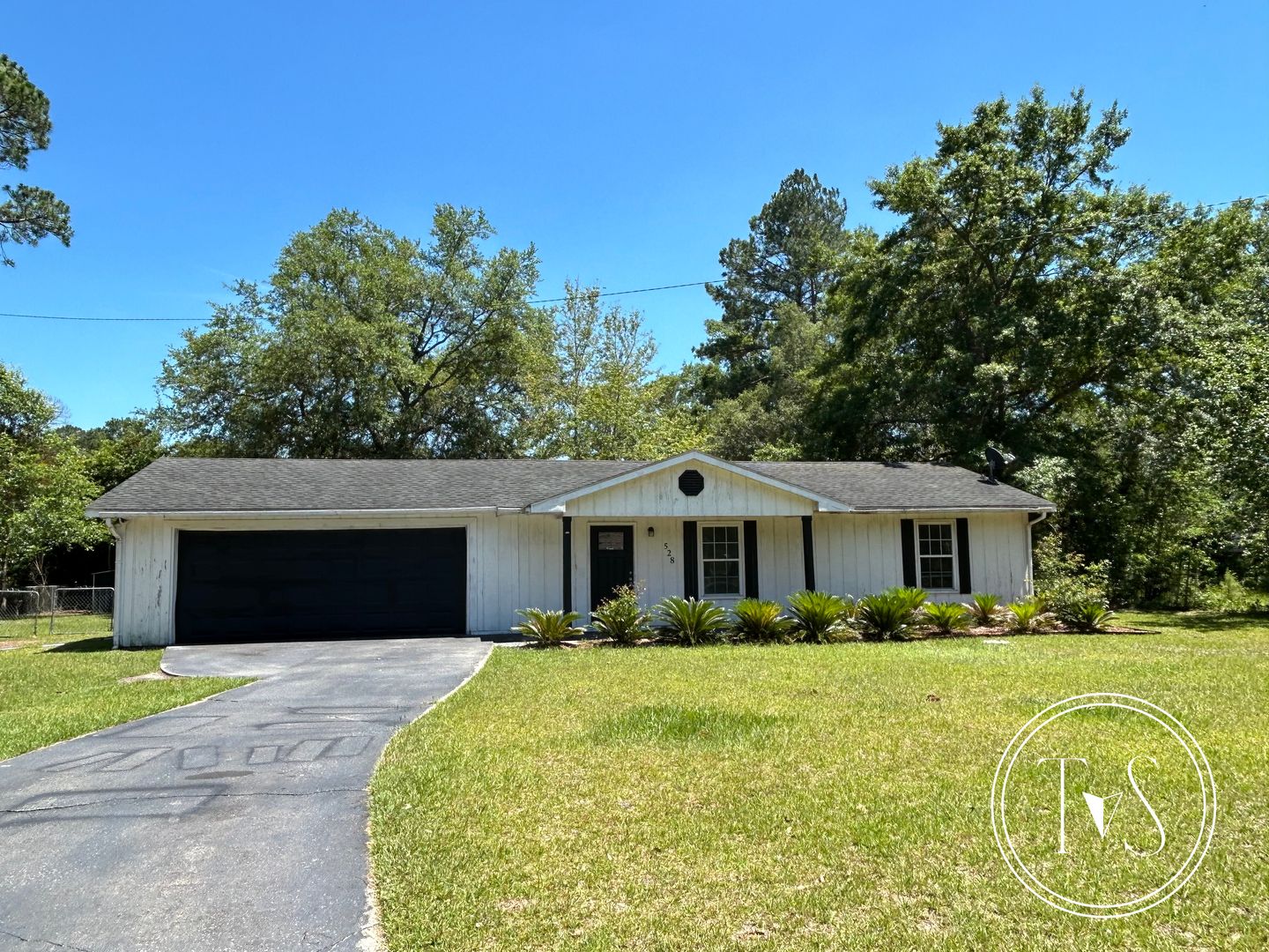 Hinesville House: 528 Ashmore Road