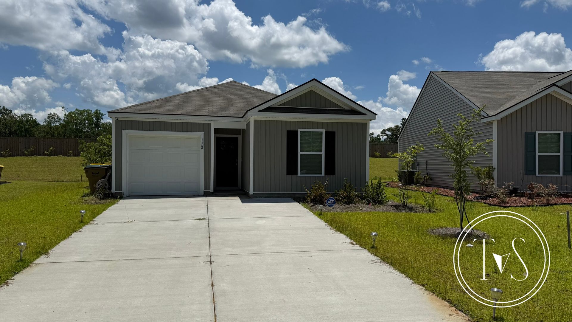 Port Wentworth House: 128 Lakeside Drive
