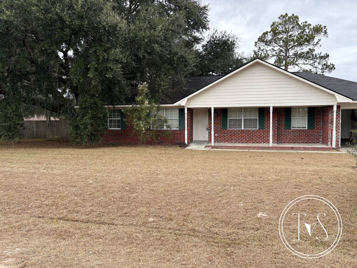 Hinesville House: 291 Cowart Road