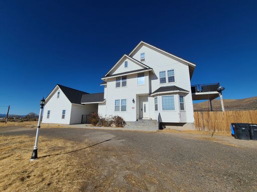 Amazing 3 Bedroom, 2 1/2 bath 2580 sq foot (sq footage does not including the finished basement)