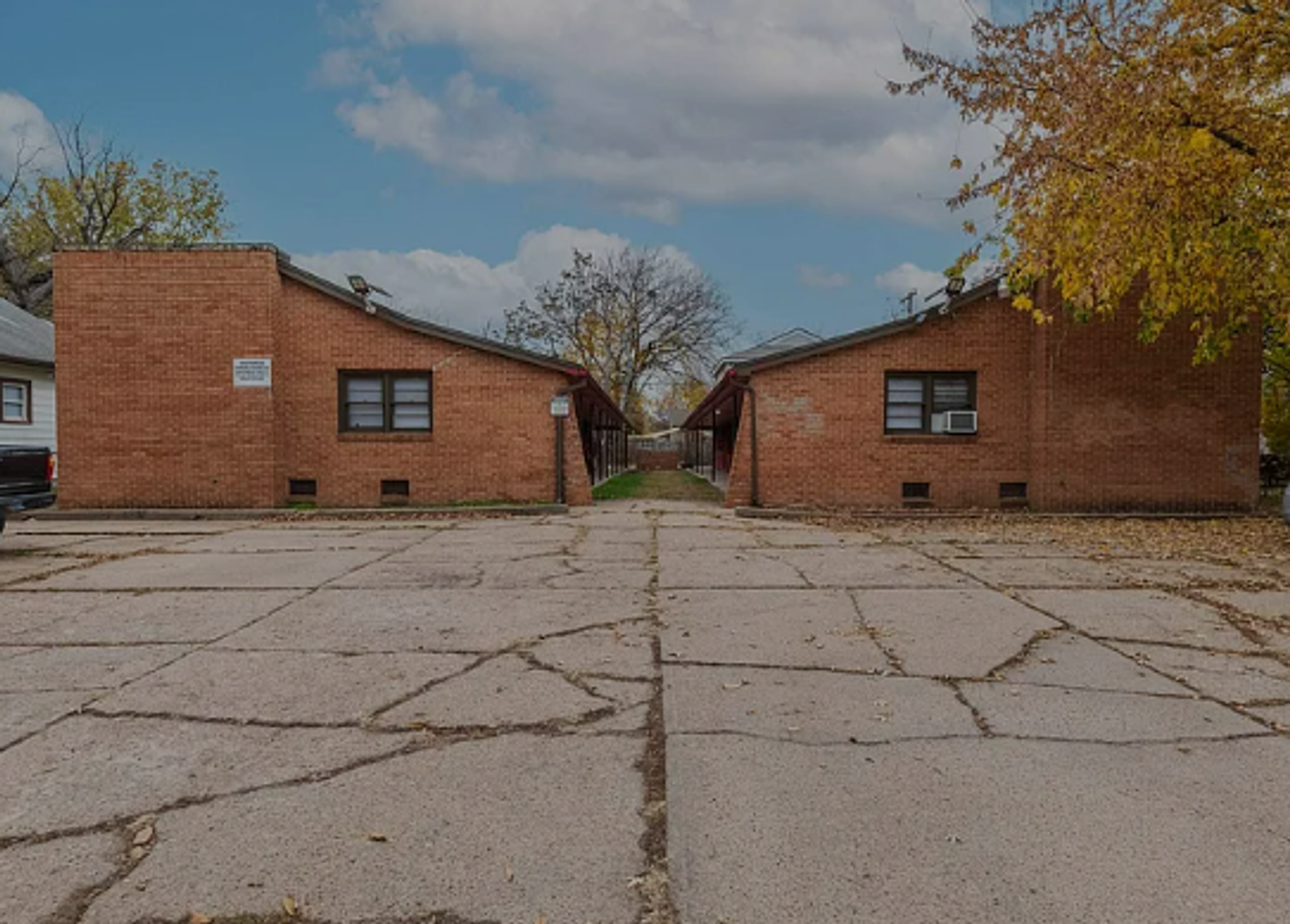 Wichita Apartment: 1031 S. Emporia