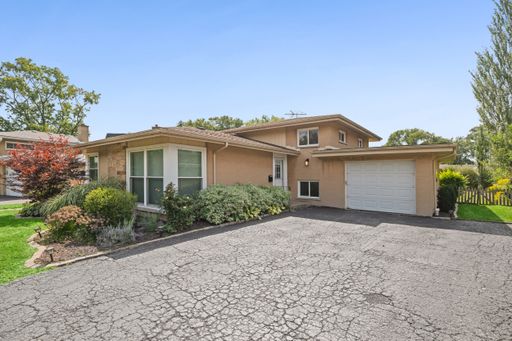 Updated 3 bed ranch in Glenview South / CCSD 34 school districts! – photo 1