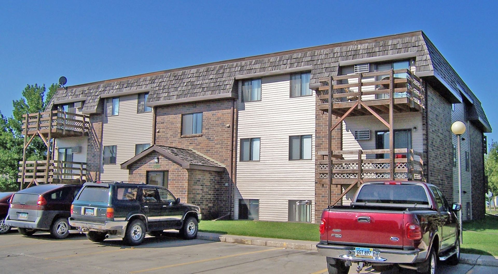 Grand Forks Apartment: 1951 South 29th Street