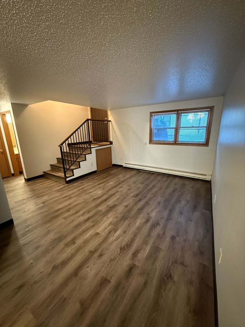 Grand Forks Apartment: 1710 N 7th St.
