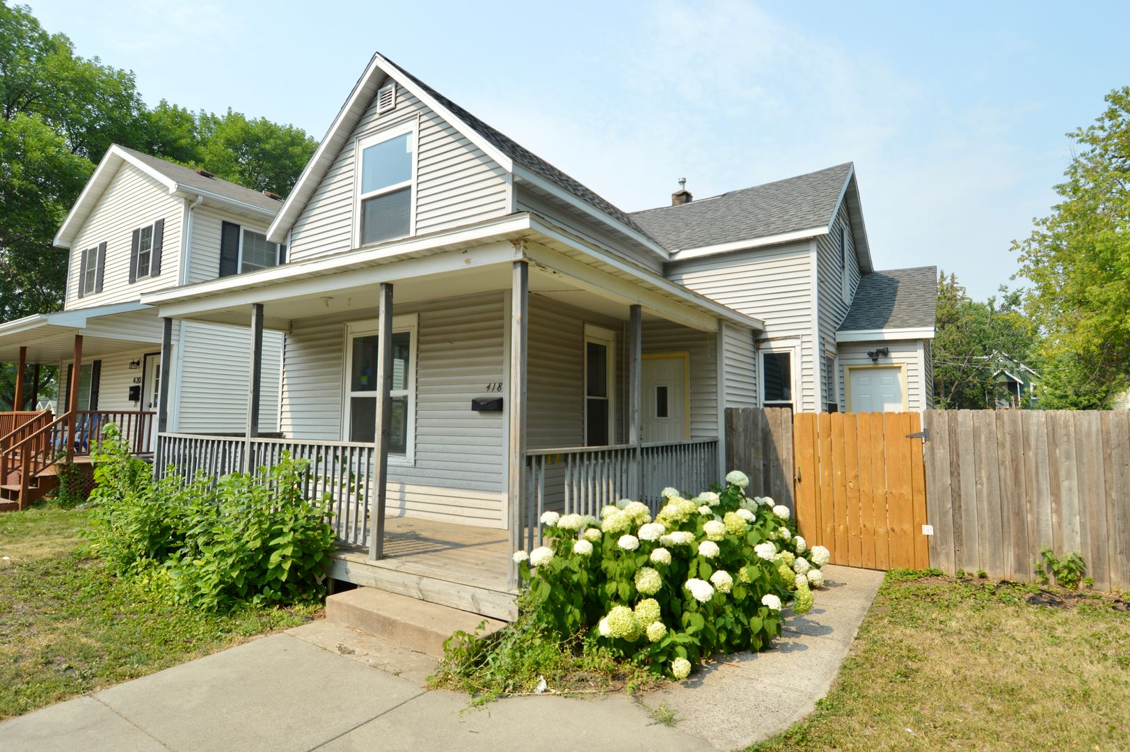 Grand Forks House: 418 N 5th St