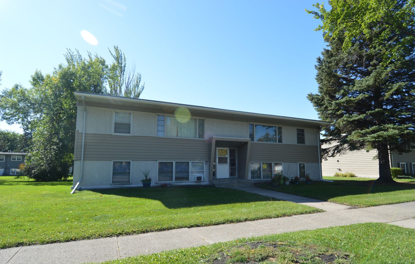 Grand Forks Apartment: 1117 13th Ave S