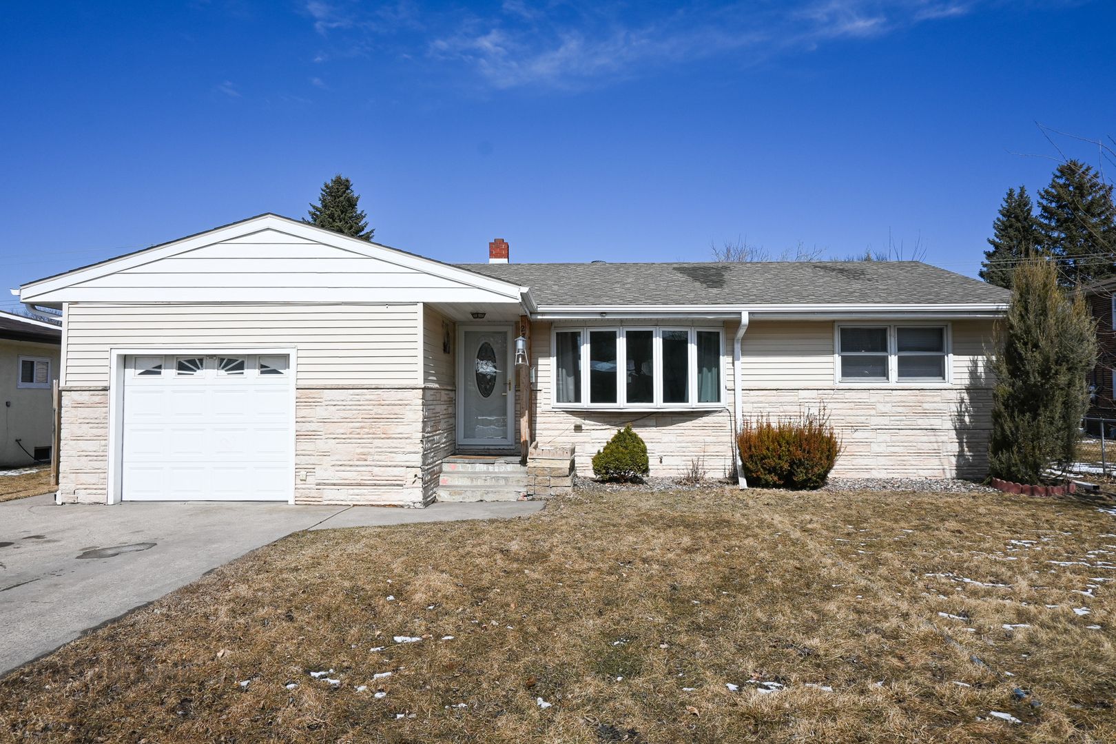 Grand Forks House: 2210 9th Ave N.