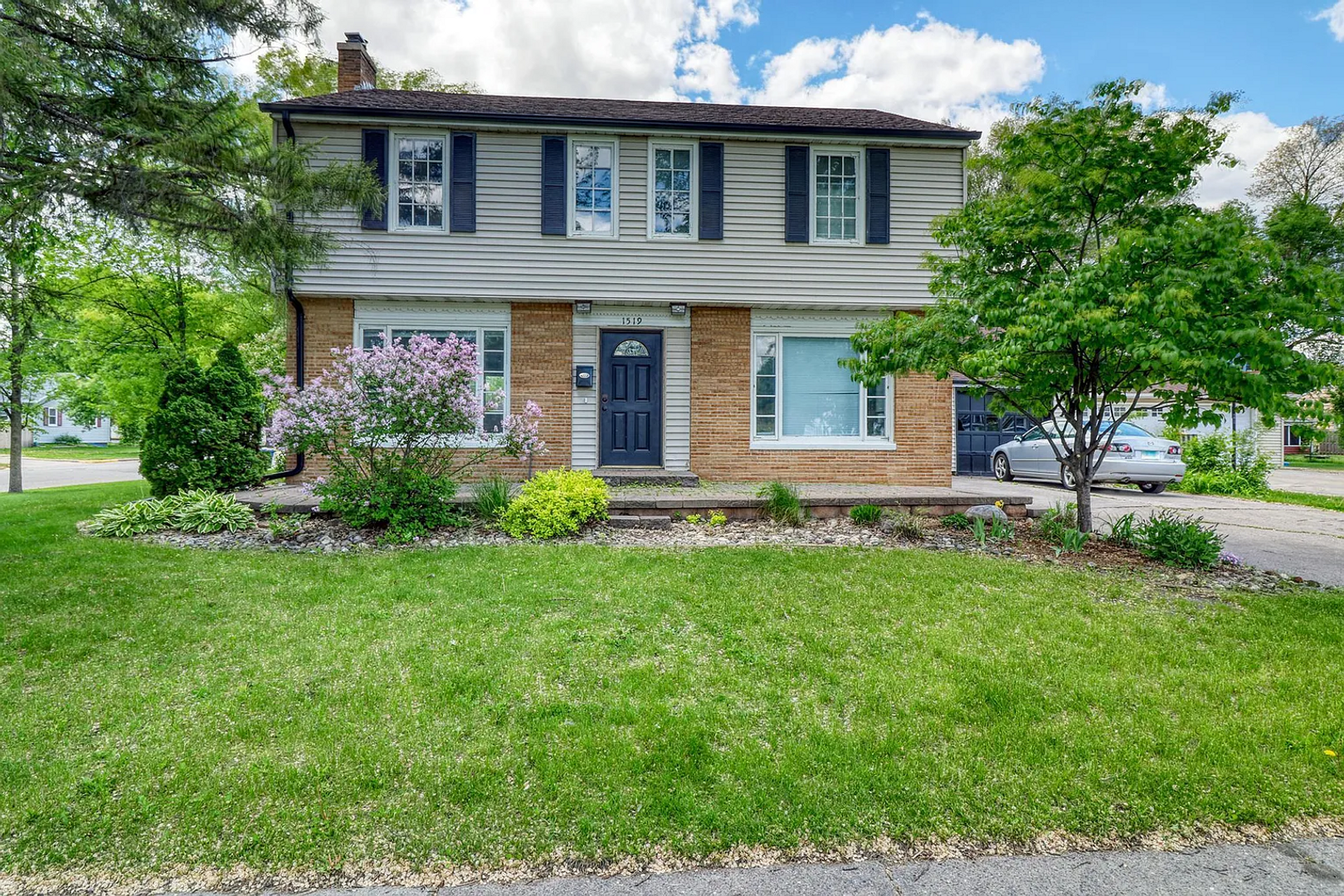 Moorhead House: 1519 5th Street South