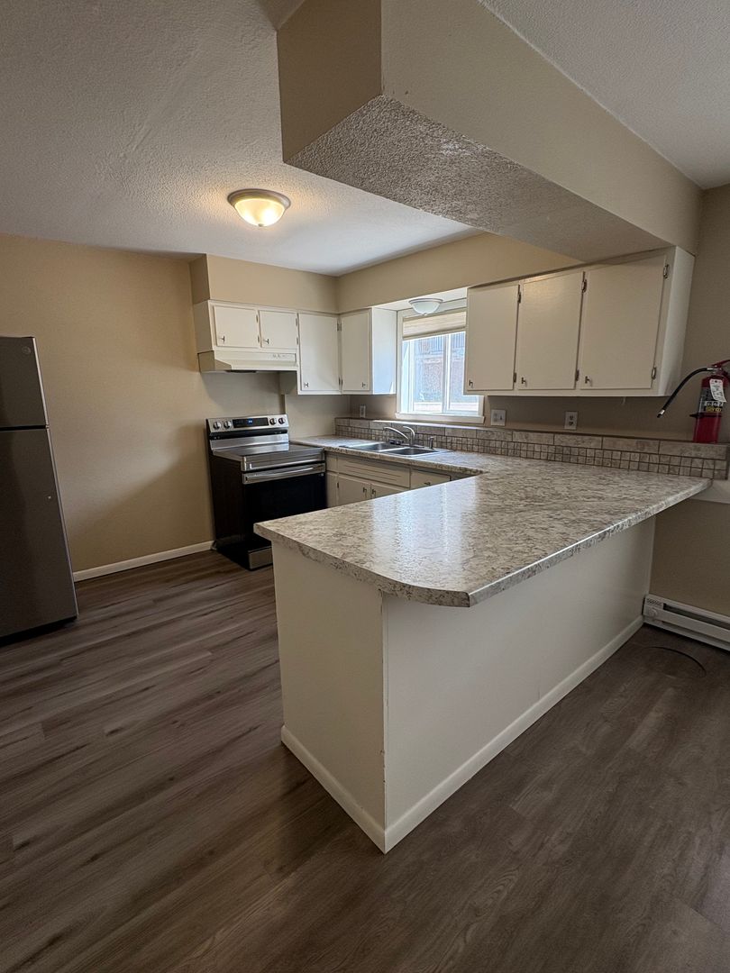 Fargo Apartment: 1114 N University Dr