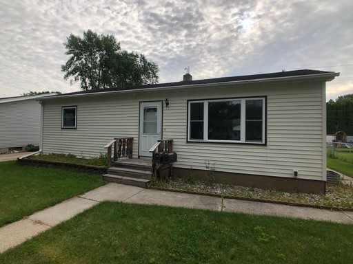 3 Bed 1 Bath Main Level Duplex for Rent – photo 1