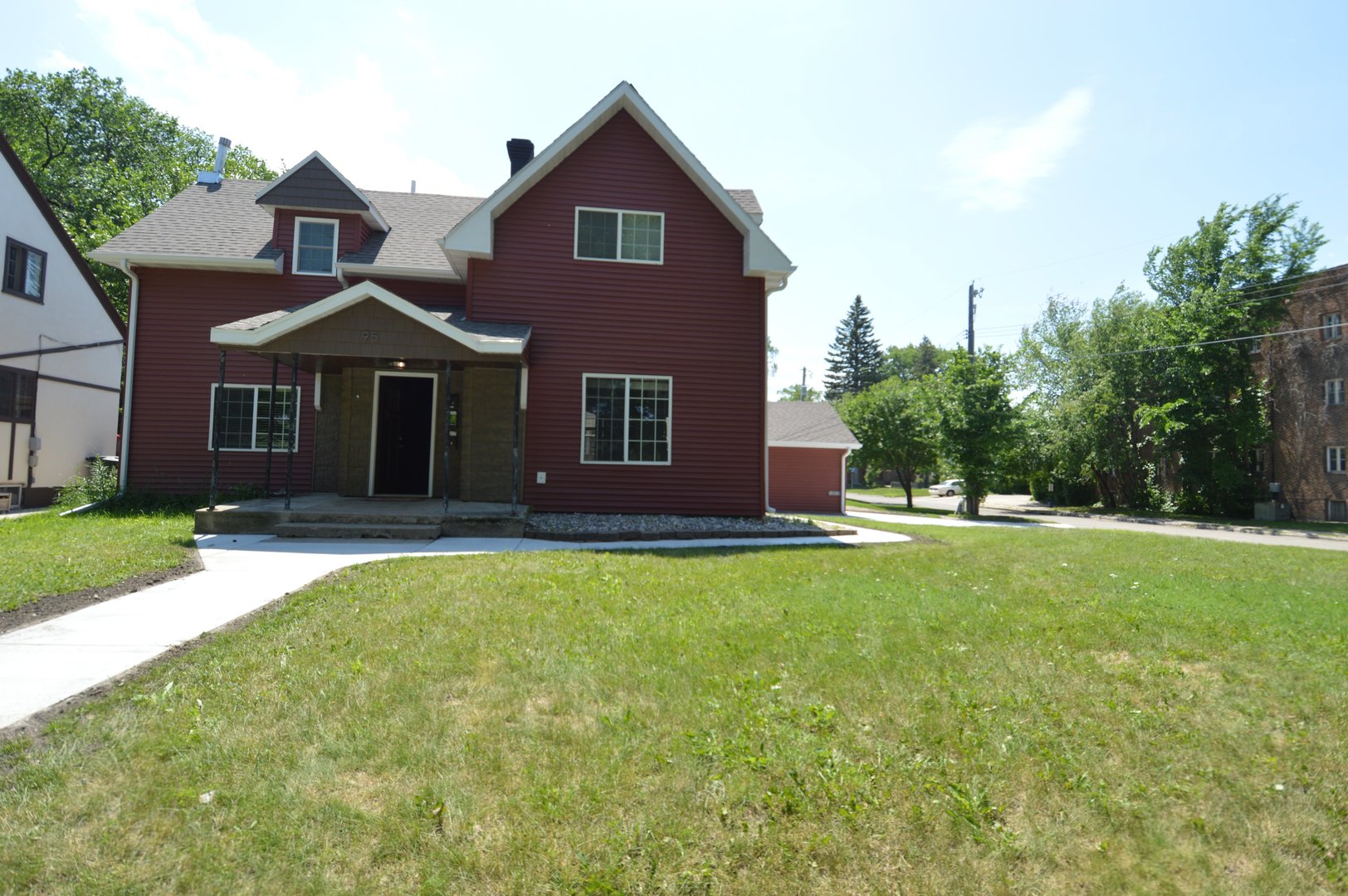 Grand Forks Apartment: 95 4th Avenue South