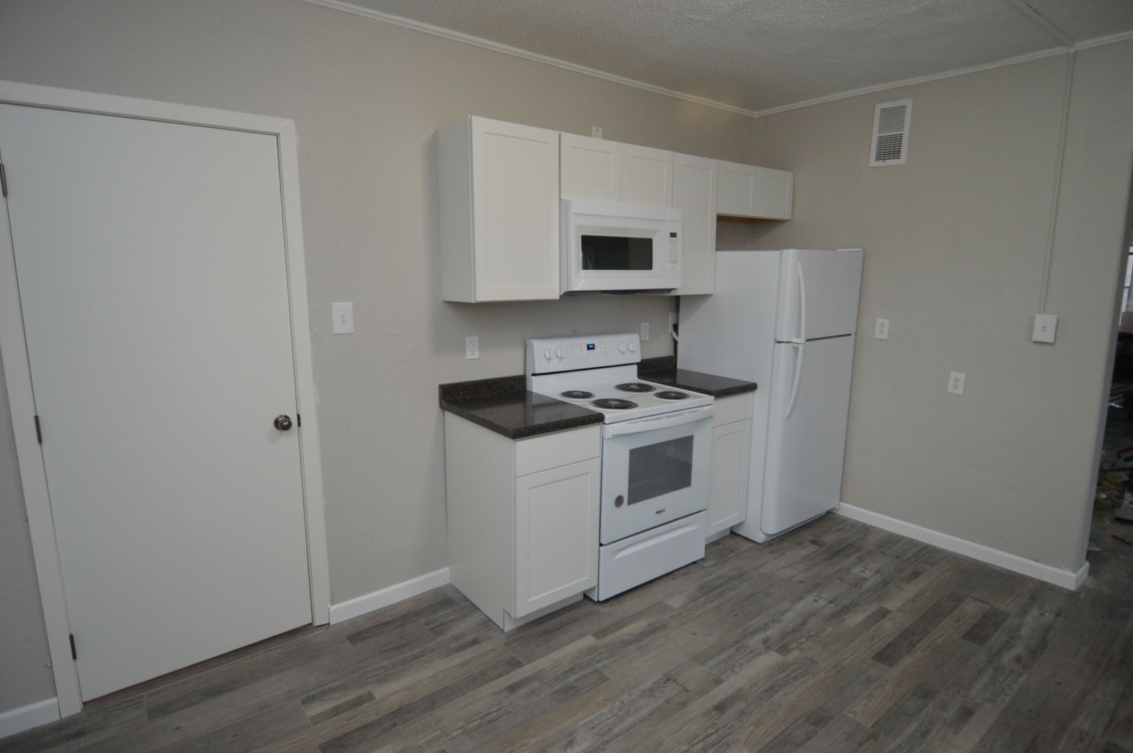 501 N 4th St. 6 of 12