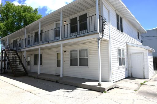 Charming 1 Bed, 1 Bath Apartment - Great Location Off Washington!