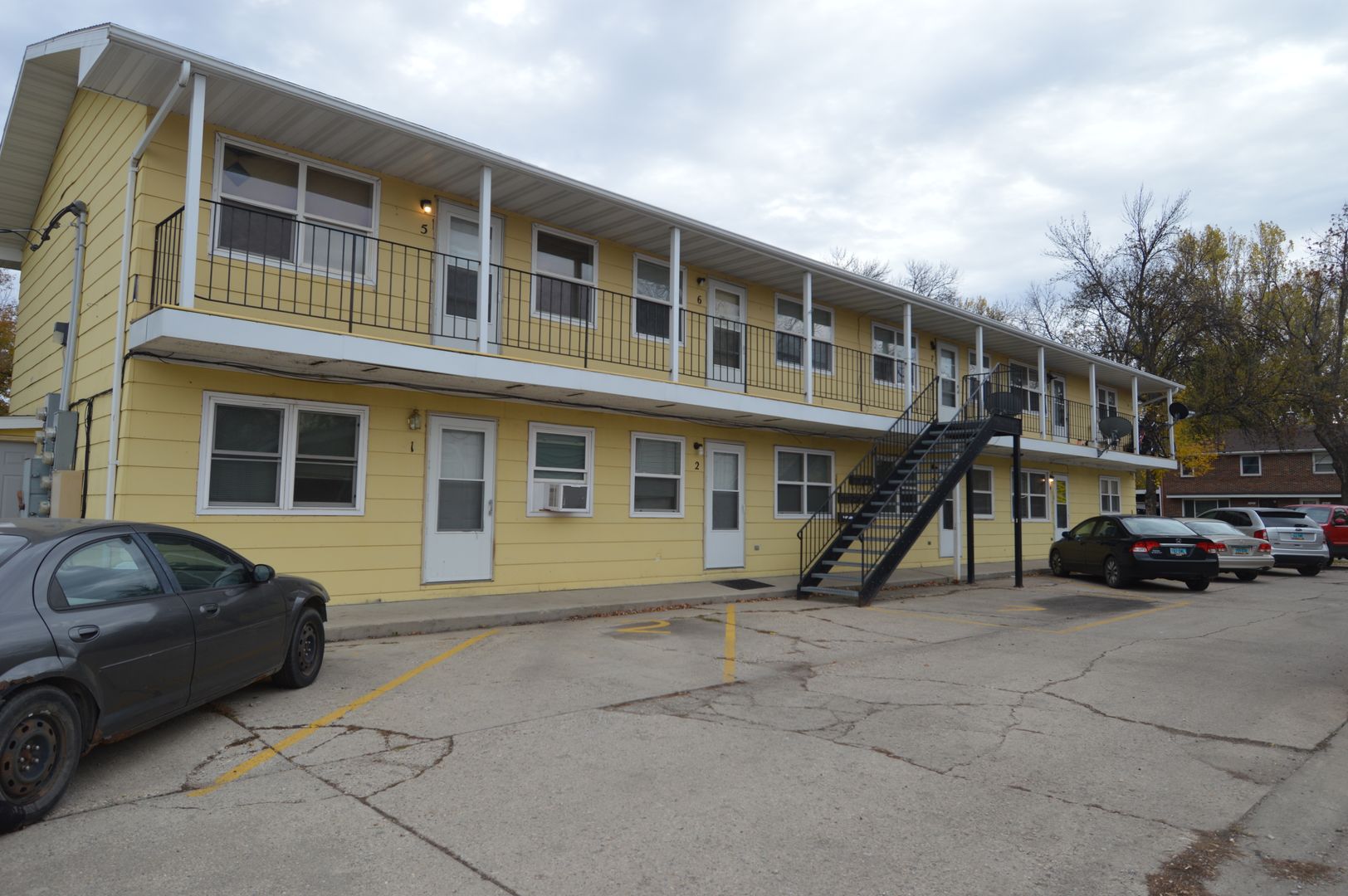 Grand Forks Apartment: 2208 12th Ave N.
