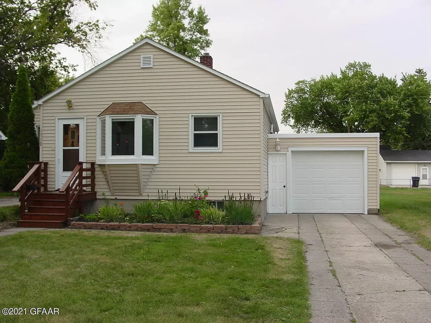 Grand Forks House: 1712 5th Ave N