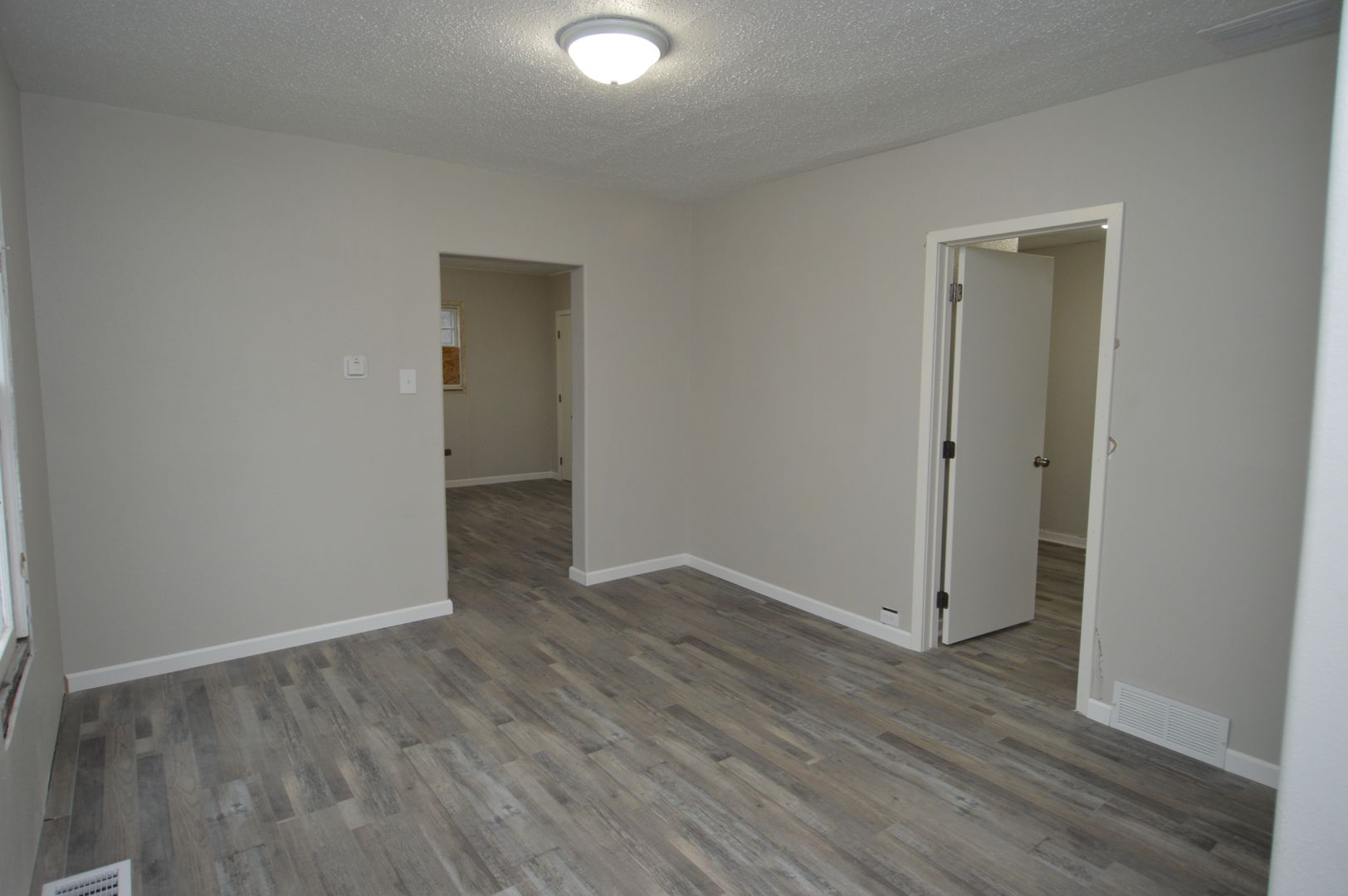 501 N 4th St. 2 of 12